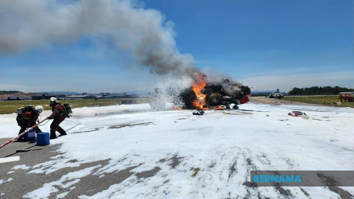 Sultan Abdul Aziz Shah Airport Runway Reopens After Helicopter Fire