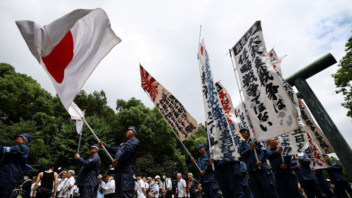 Japan's Defence Minister Visits Yasukuni While PM Keeps Distance Amid Regional Tensions