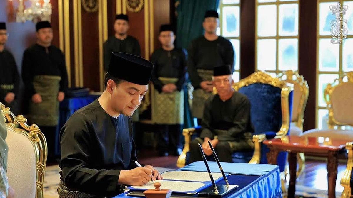 Onn Hafiz Begins Second Term as Johor Menteri Besar, Consolidating Family's Political Dynasty