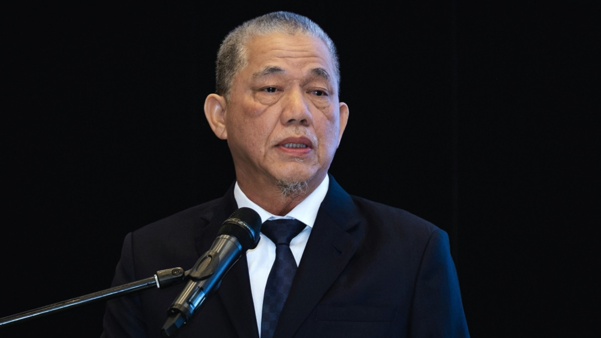 Deputy Prime Minister Fadillah Yusof to Undergo Heart Bypass Surgery at IJN