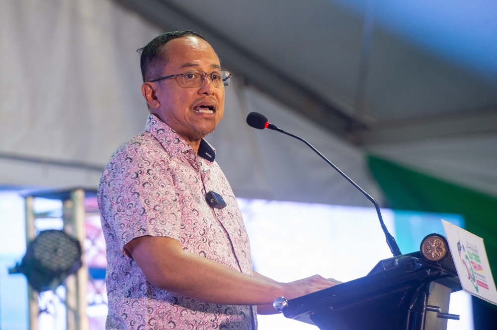 Samsuri Defends Coalition Talks with PAS, Contradicts Muhyiddin's Claims