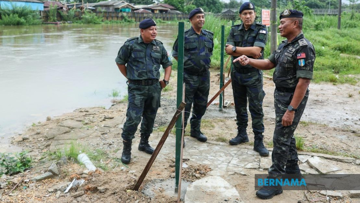 Migrant Smugglers Adopt Small-Group Tactics To Bypass Border Security