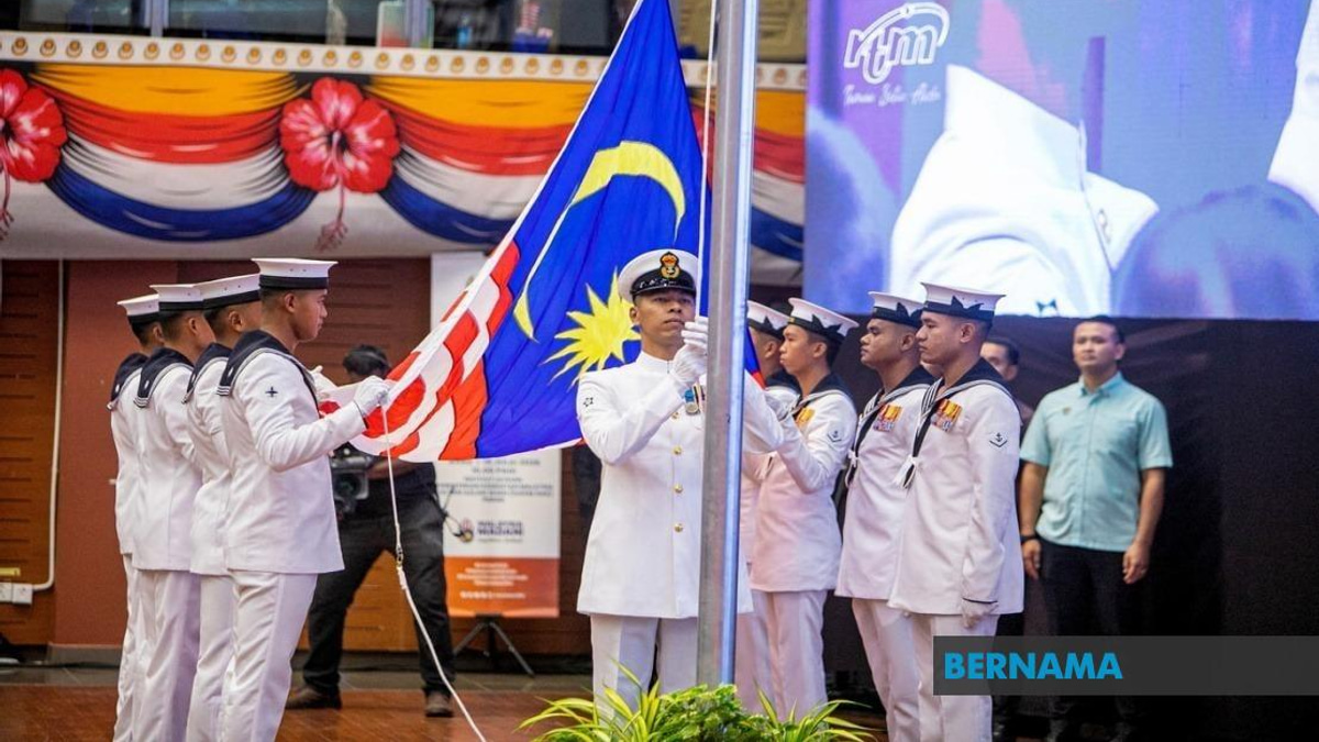 Jalur Gemilang Raising Ceremony Marks Return of National Month Campaign