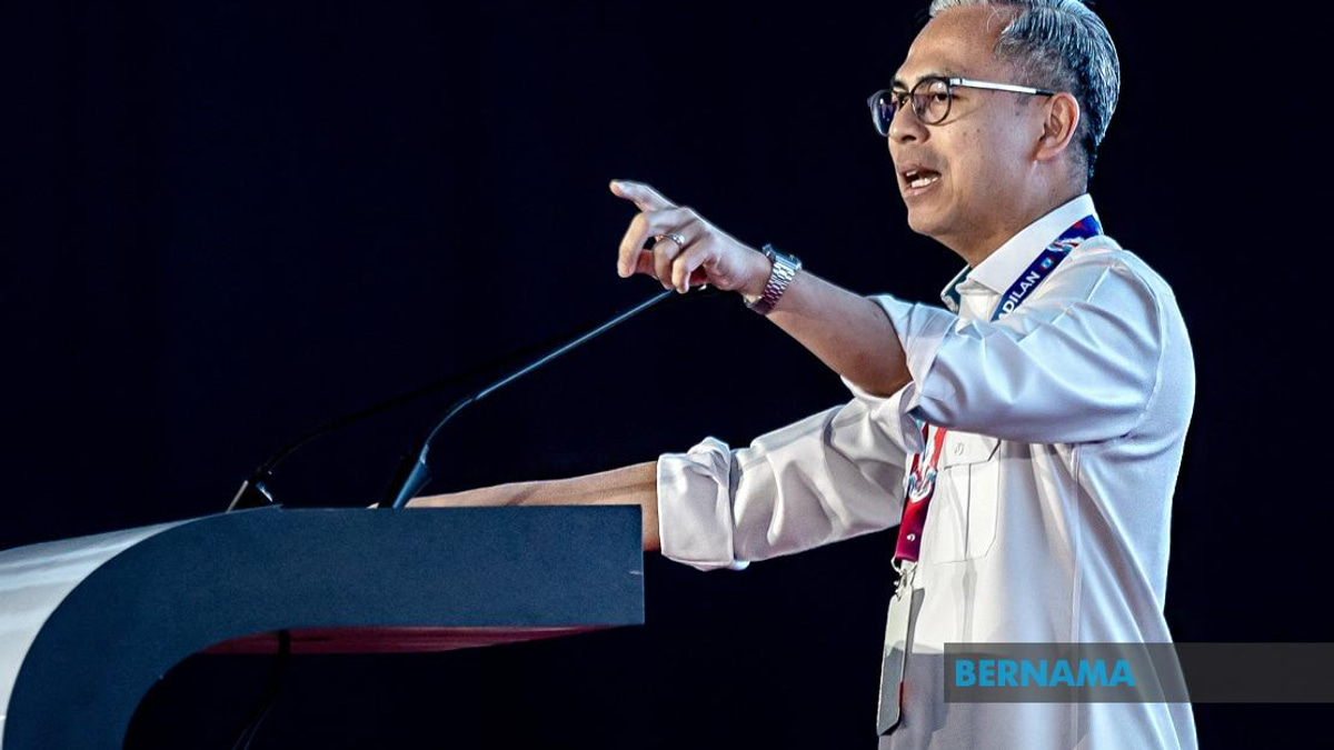 Growing National Pride: Malaysians Show Heightened Awareness of Flag Details, Says Fahmi