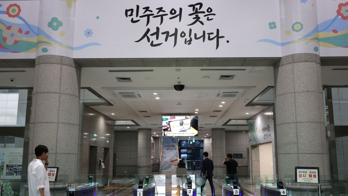 South Korea's election body faces investigation over data tampering linked to ballot shortages