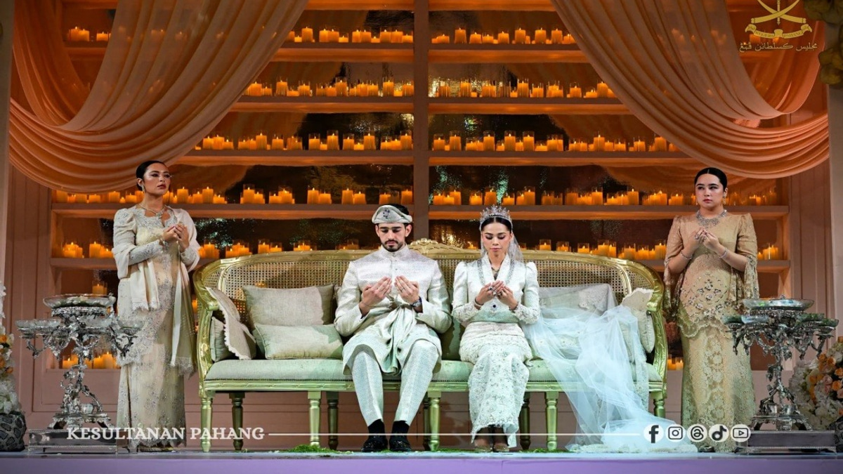 Sultan Abdullah Attends Daughter's Wedding Reception in Kuala Lumpur