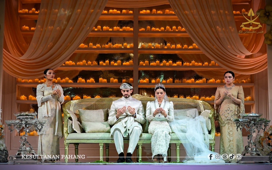 Sultan Abdullah Attends Daughter's Wedding Reception in Kuala Lumpur