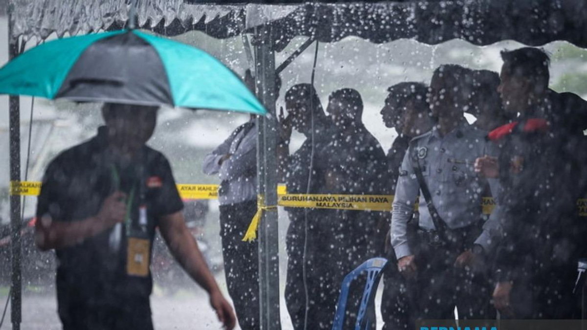 Johor State Election: Police Early Voting Proceeds Uninterrupted Despite Heavy Rain