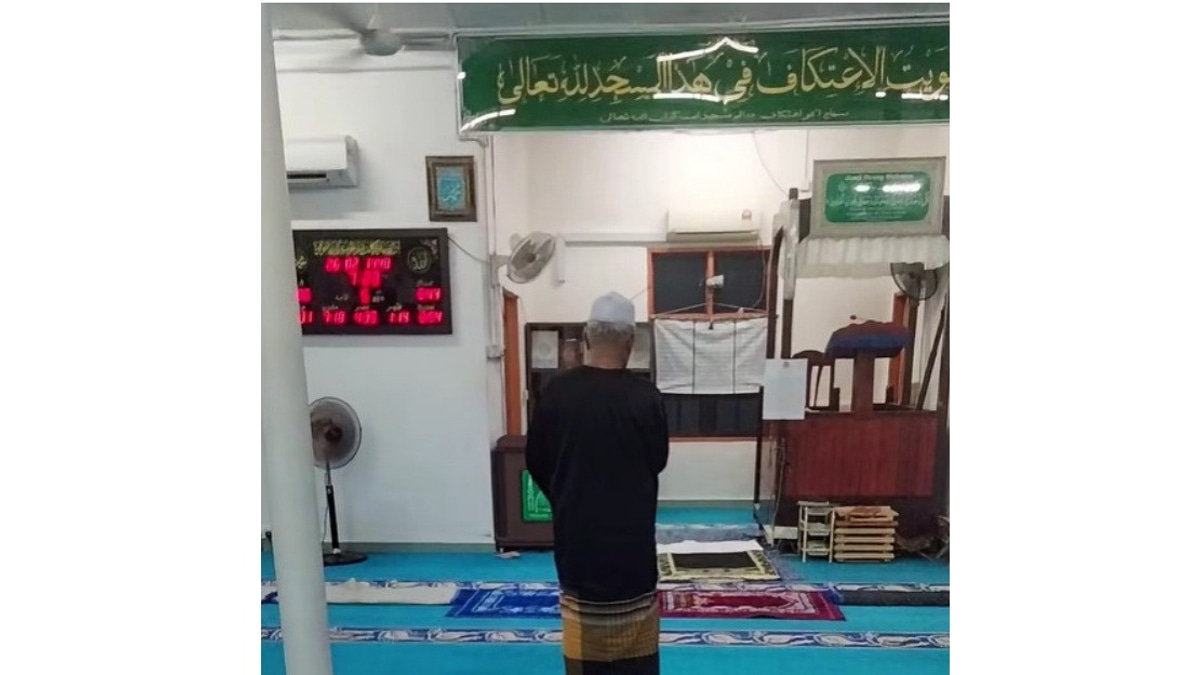 Mersing Mosque Viral Video Highlights Rural Worship Challenges Amid Population Shifts