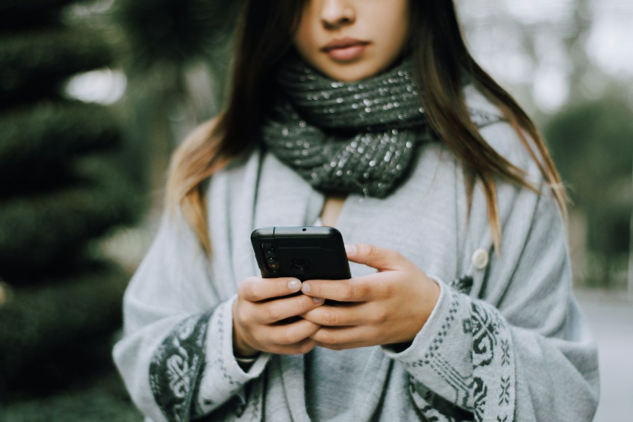 How Romance Scammers Use Fake Identities and AI to Defraud Victims Globally