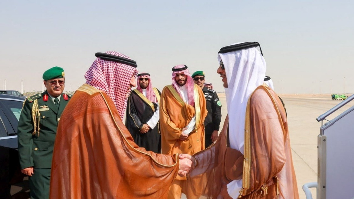 Qatar's Premier in Riyadh for Talks on De-escalating Gulf Tensions