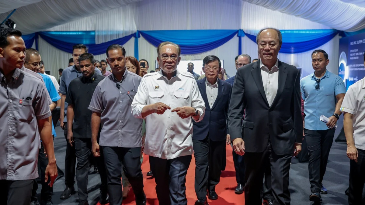 Malaysia's balanced diplomacy strategy attracts investors and bolsters growth, Anwar says