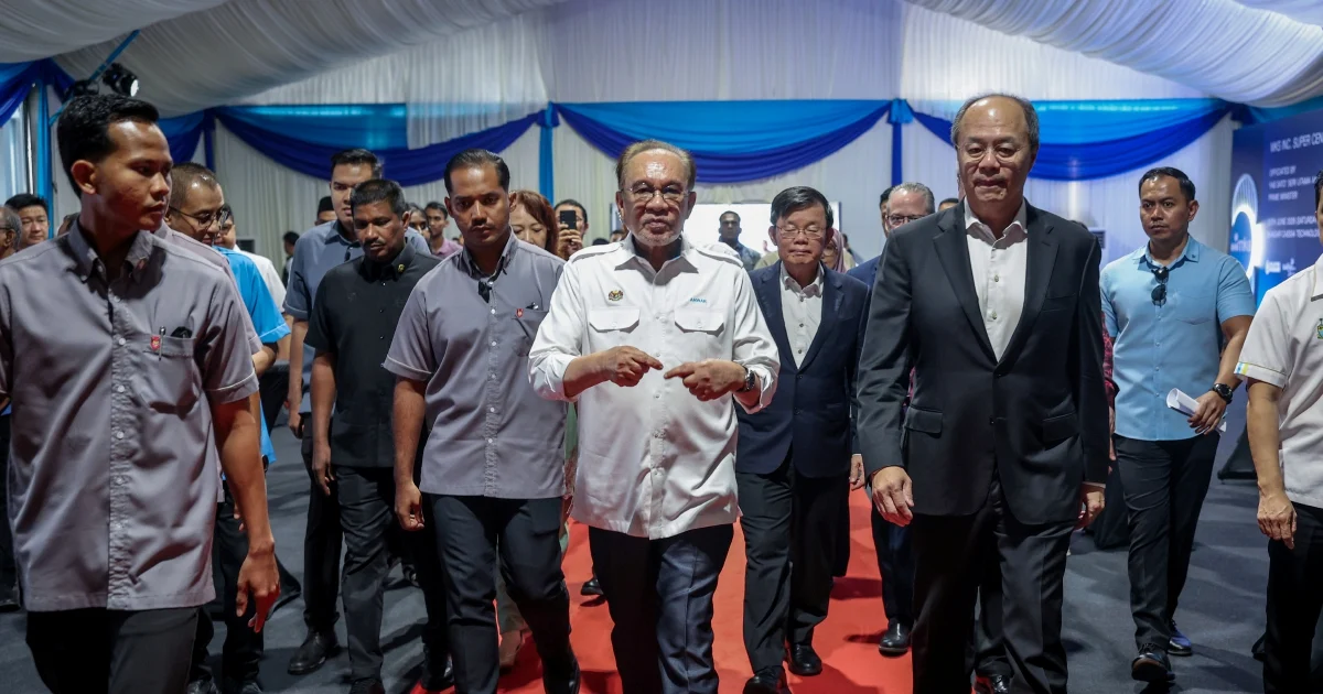 Malaysia's balanced diplomacy strategy attracts investors and bolsters growth, Anwar says