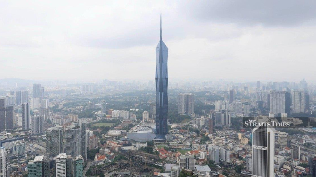 PM Anwar calls for prayers as haze threatens National Day festivities