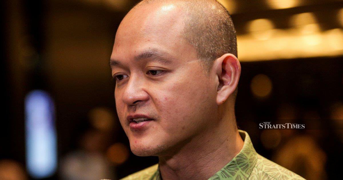 DAP's Direction in Question as Former MP Urges Party to Exit Cabinet