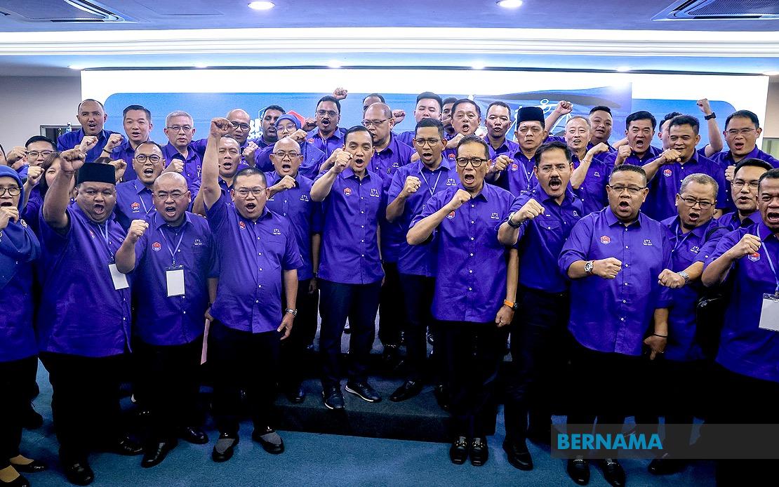 Johor BN Fields 56 Candidates for State Election, Adham Baba Returns to Pasir Raja