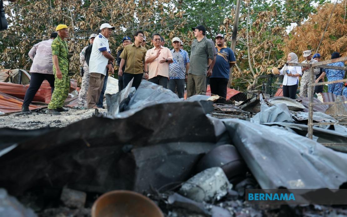 Federal Government Provides Emergency Aid to Pulau Nunuyan Fire Victims in Sandakan