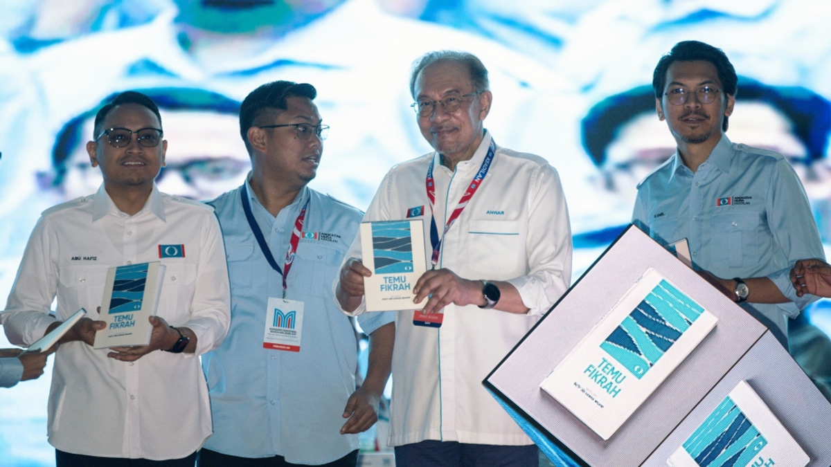Anwar Unveils PKR Youth's New Manifesto as Party Renews Push on Madani Values
