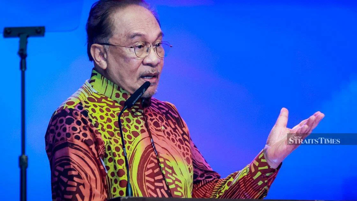 Anwar Lambasts Double Standards in Global Law as Norway Missile Dispute Unfolds