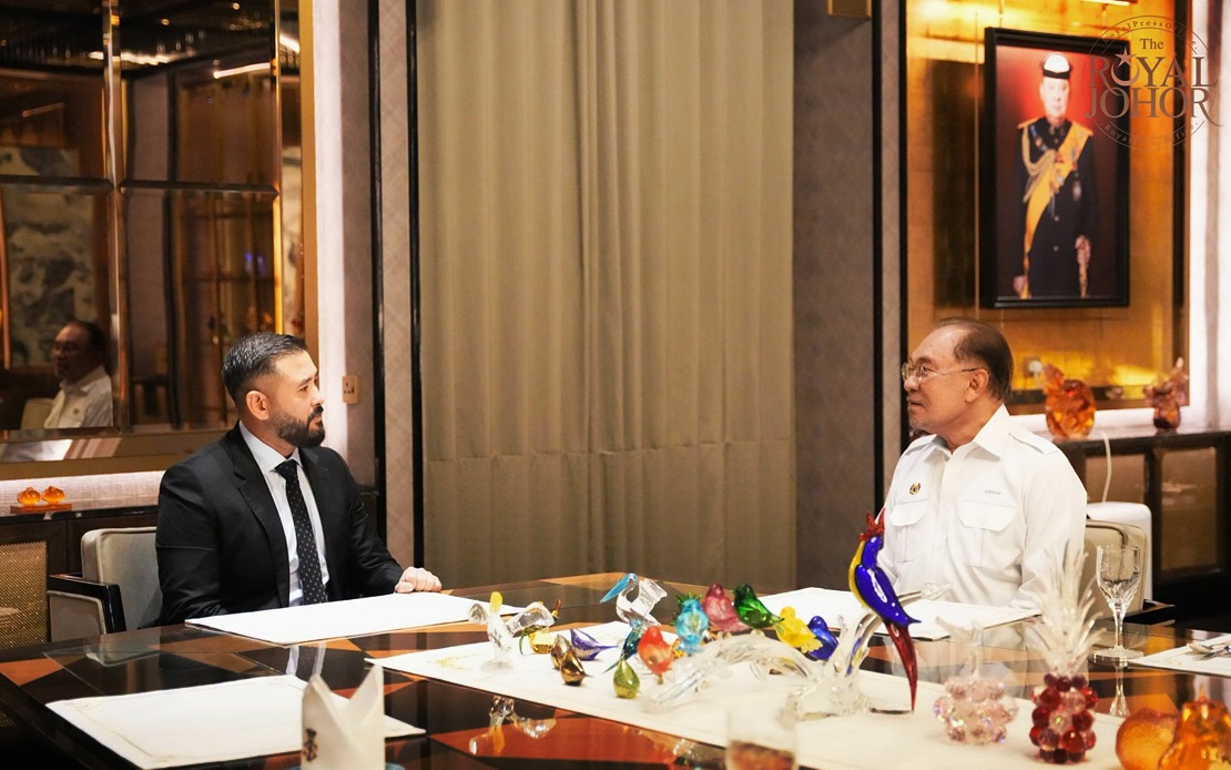 PM Anwar Thanks Johor Regent for Courtesy Meeting, Urges Parties to Keep Royalty Out of Elections