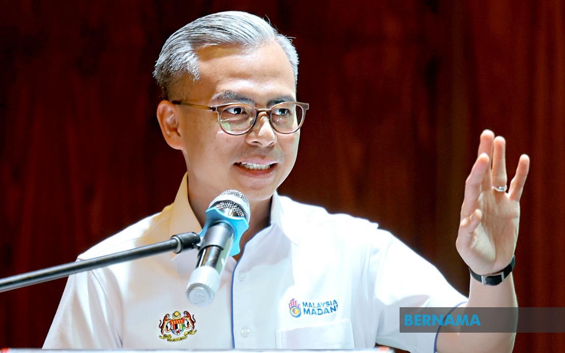 Fahmi Demands Telcos Act on Rural Connectivity: CEOs Urged to Visit Problem Areas