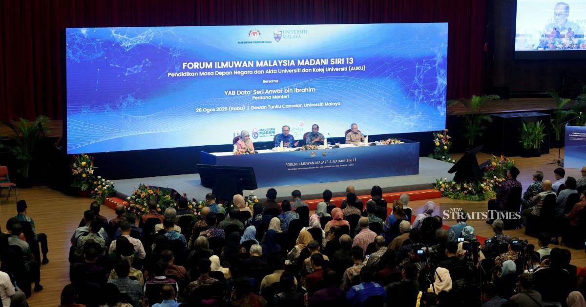 Anwar Seeks Patient Approach to Reforming University Code