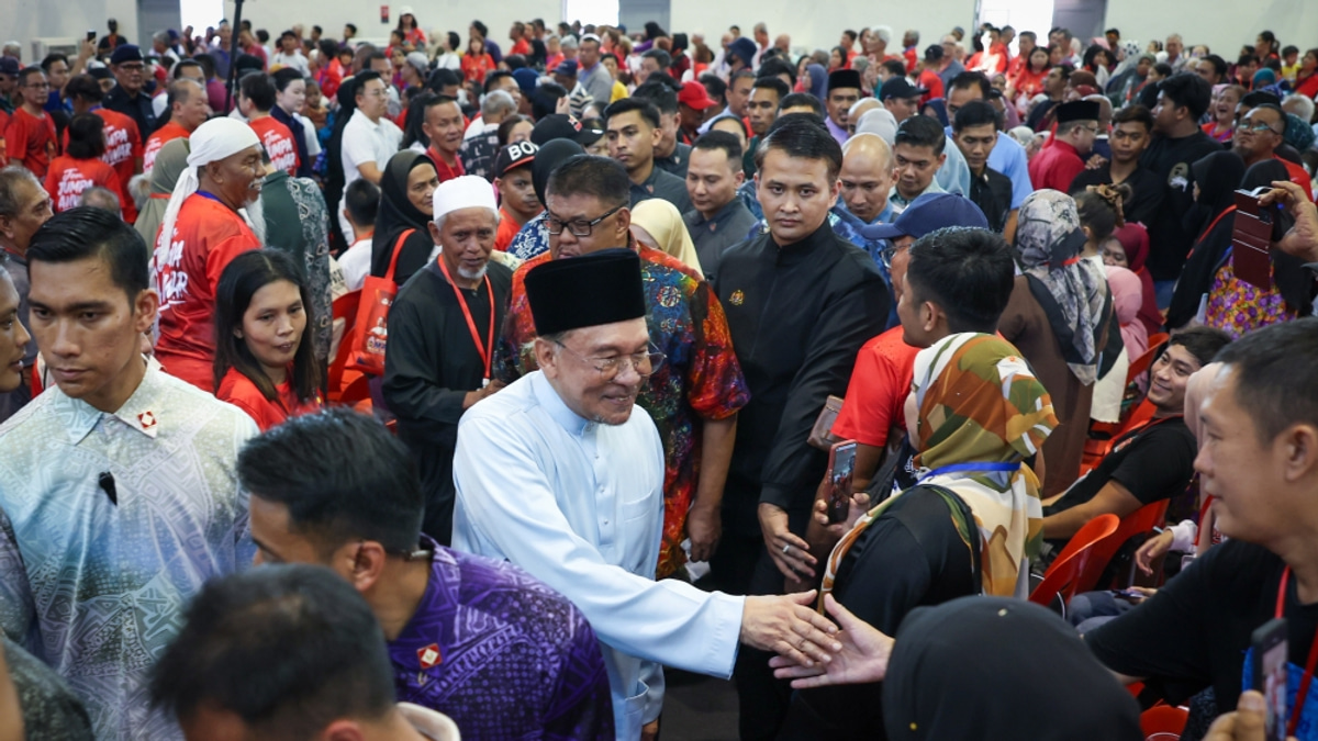 PM Anwar Ibrahim Undergoes Specialist Medical Assessment
