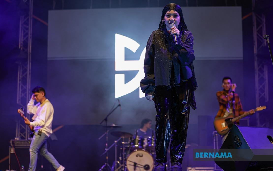 RIUH Pi HAWANA Concert Draws Enthusiastic Crowds to Butterworth Despite Drizzle