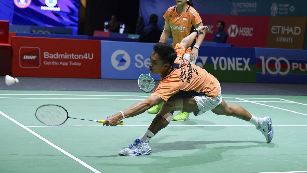 Indonesian badminton pairs pull out of World Championships as match-fixing inquiry deepens