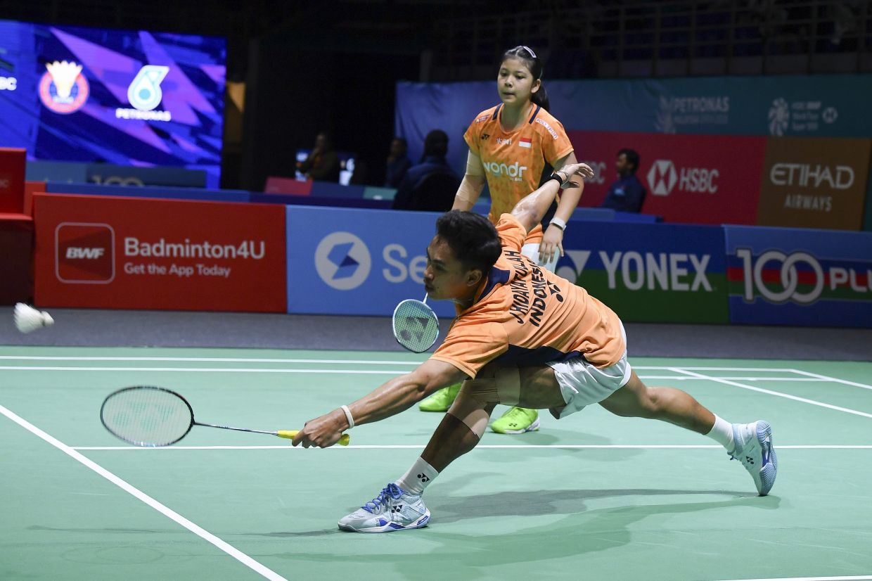 Indonesian badminton pairs pull out of World Championships as match-fixing inquiry deepens