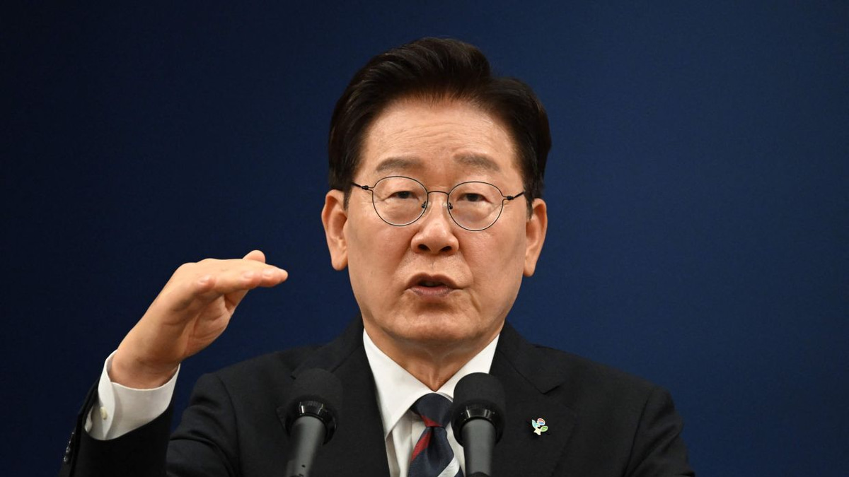 South Korean President Lee's Approval Hits Record Low as Electoral Crisis Takes Toll
