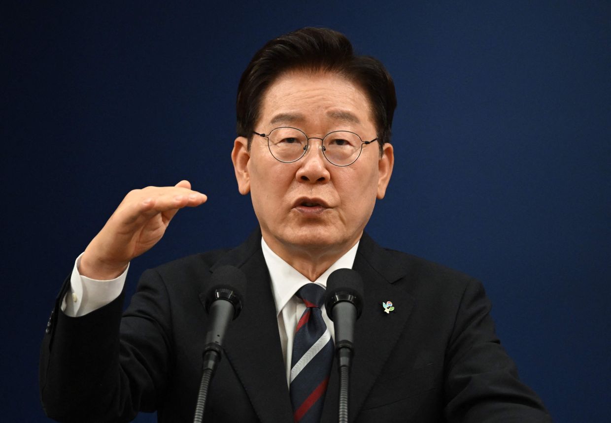 South Korean President Lee's Approval Hits Record Low as Electoral Crisis Takes Toll