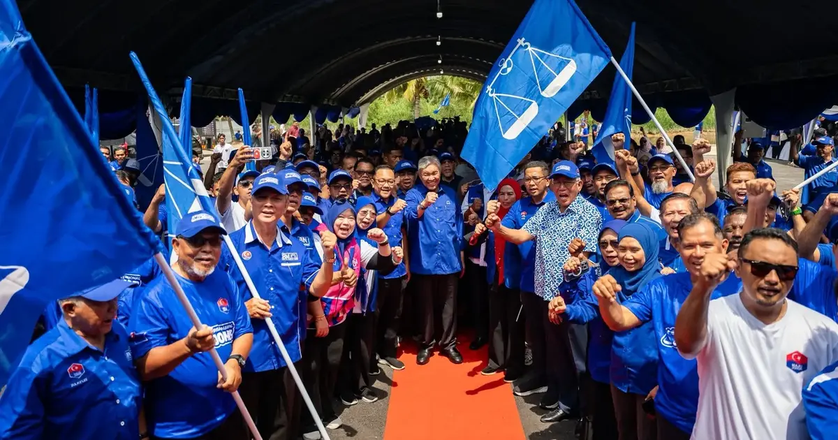 Zahid Calls on PAS Supporters to Deliver 56 Seats for Barisan Nasional