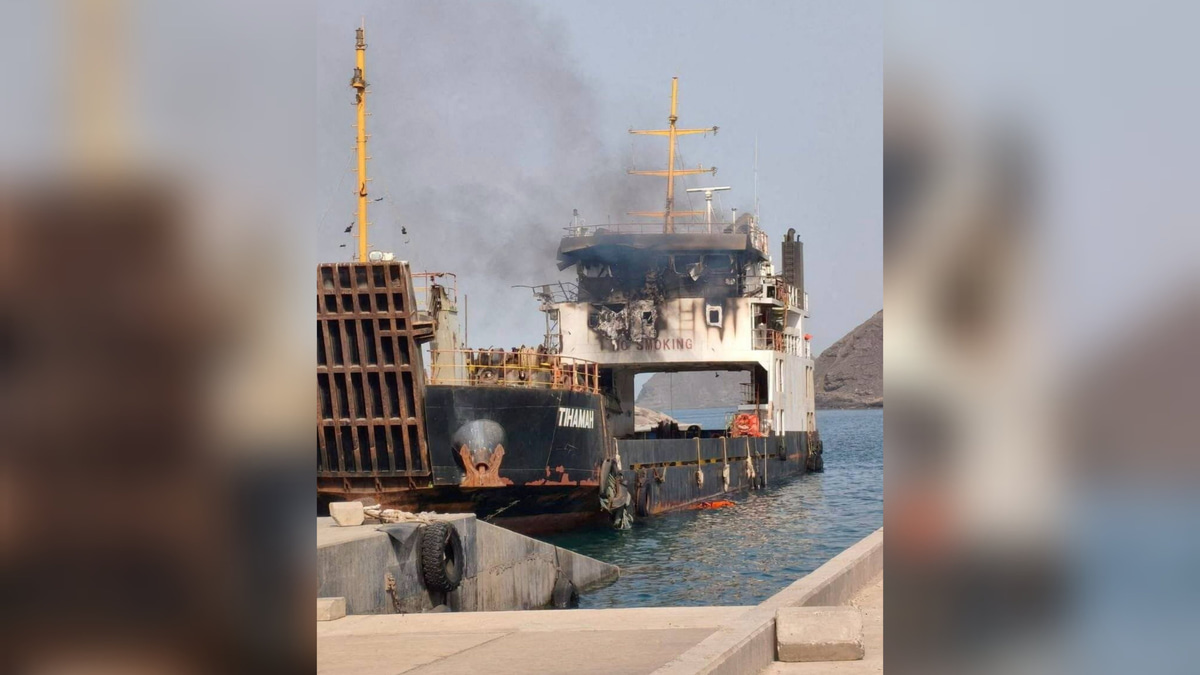 Six Killed in Houthi Missile Strike on Food Supply Vessel in Red Sea