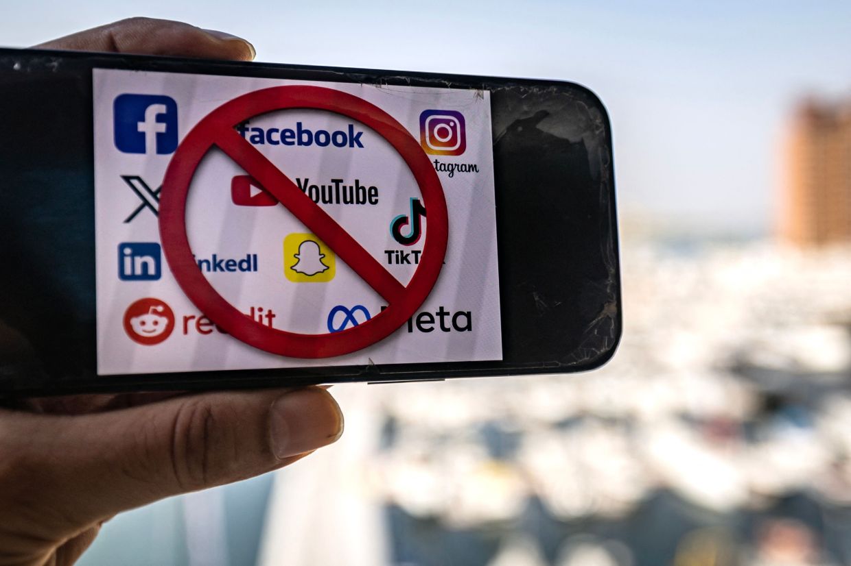 UAE Joins Global Wave of Social Media Restrictions, Banning Under-15s From Platforms