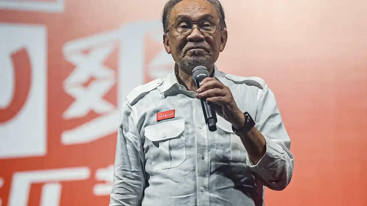 Anwar Calls for Unity After BN's Johor Victory, Urges Pakatan to Keep Serving