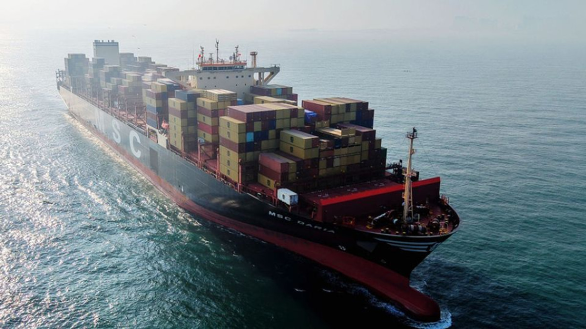 US Targets Chinese Shipping Firms in Iran Oil Sanctions Push