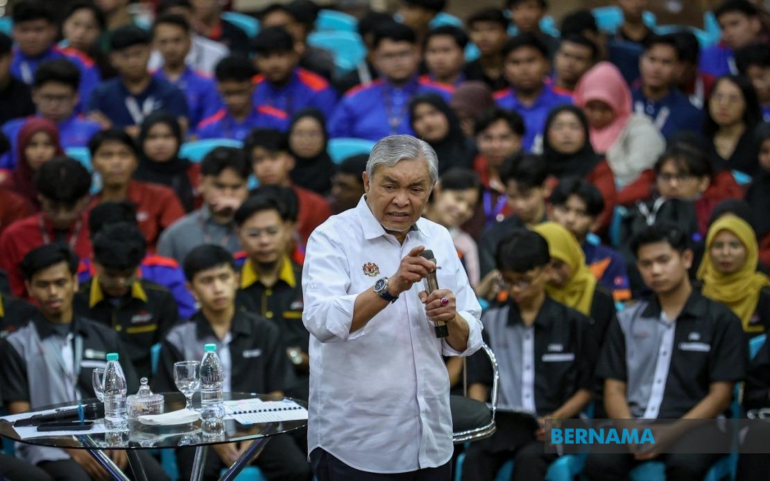 DPM Zahid Calls on Gig Workers to Upskill Through TVET Programmes