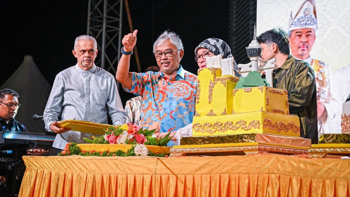 Sultan of Pahang Opens Kuantan 188 Festival Celebrating Royal Couple