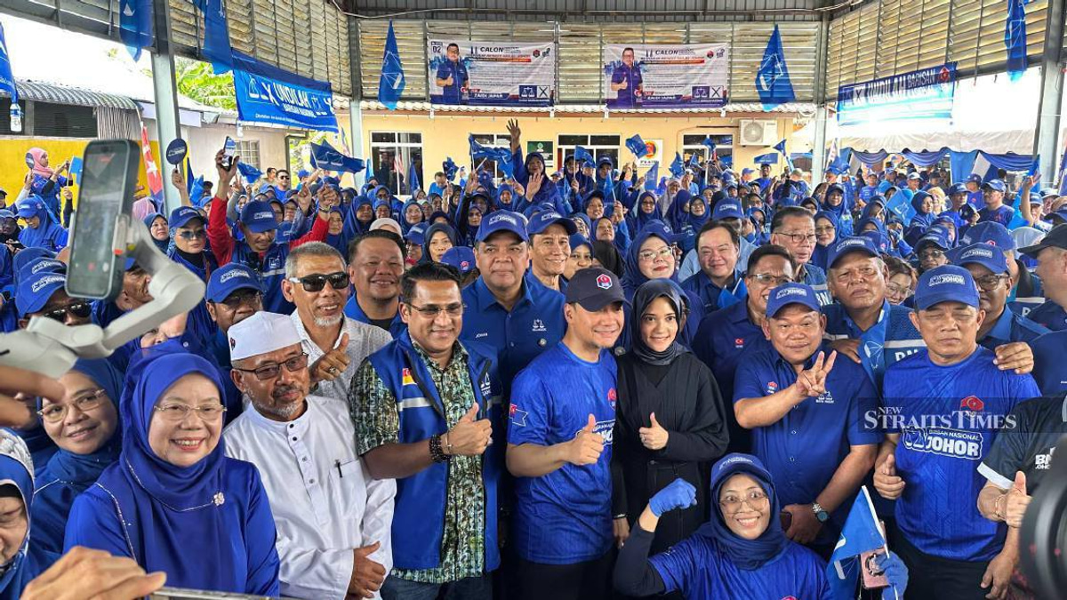 PAS Division Chiefs Attend BN Rally in Batu Pahat, Signalling Closer Umno Ties Before Johor Poll