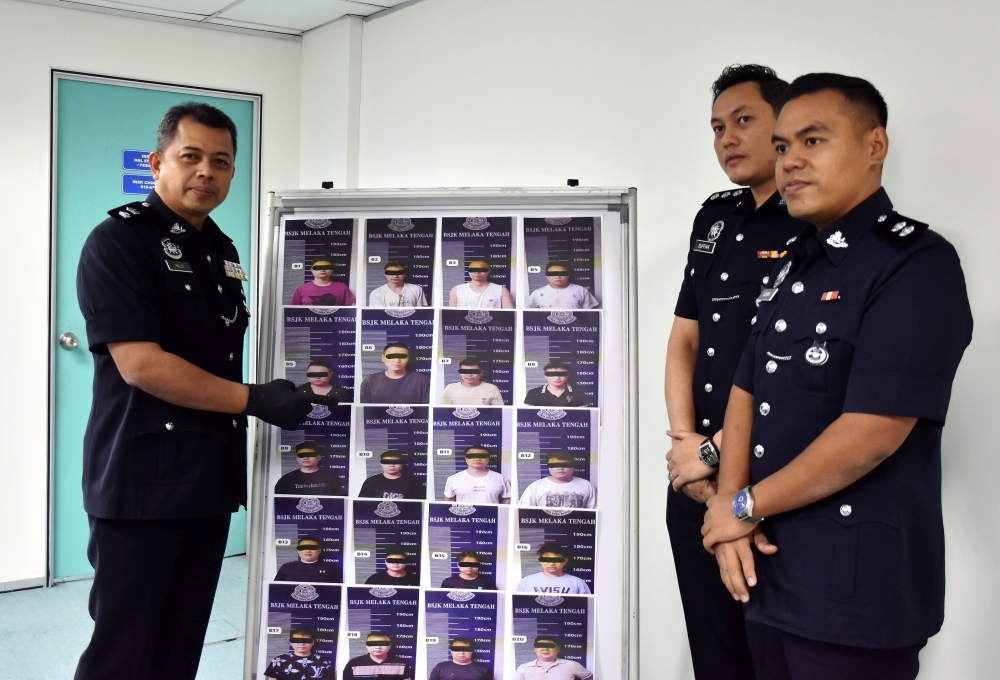 Police Dismantle Transnational Investment Fraud Ring, Apprehend 21 Chinese Nationals in Melaka
