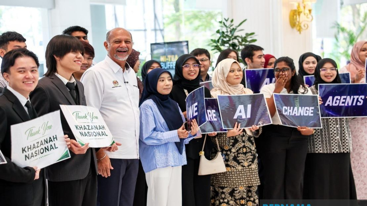 Malaysia Shifts to Proactive AI Strategy to Ready Nation for Tech Challenges