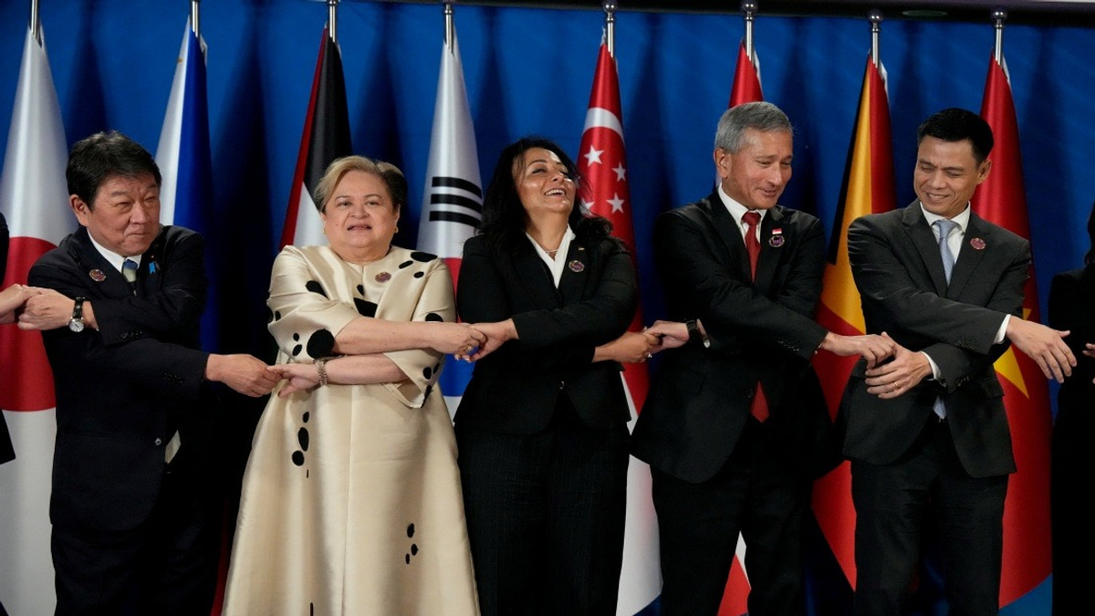 Japan, South Korea, Australia and New Zealand Push Regional Cooperation on Tech and Security at ASEAN Talks