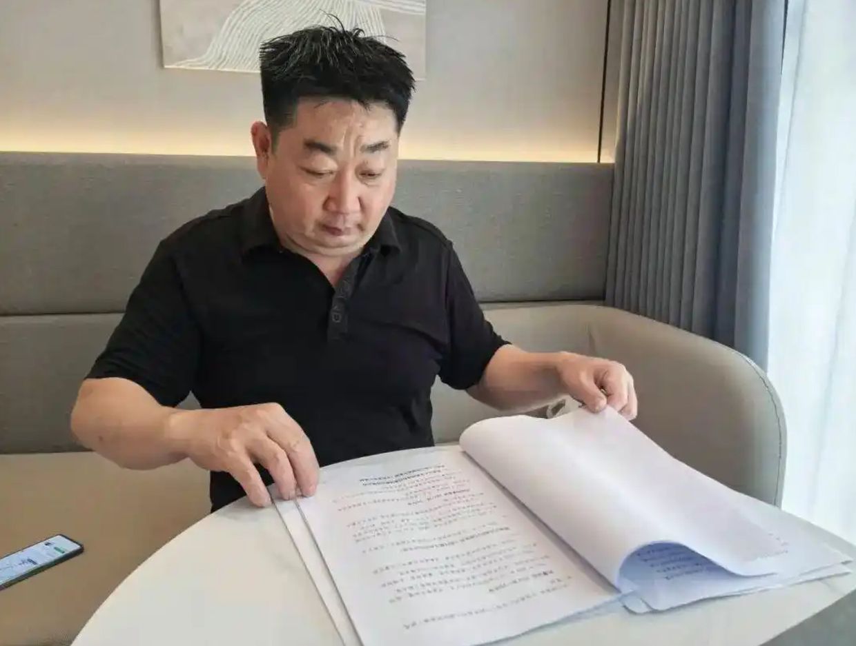 Chinese Father Sues Gaming Giants Over Son's Addiction, Seeks Court Oversight