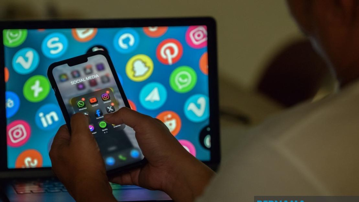 Malaysia Charts Delicate Path Between Online Safety and Free Speech, Legal Expert Says