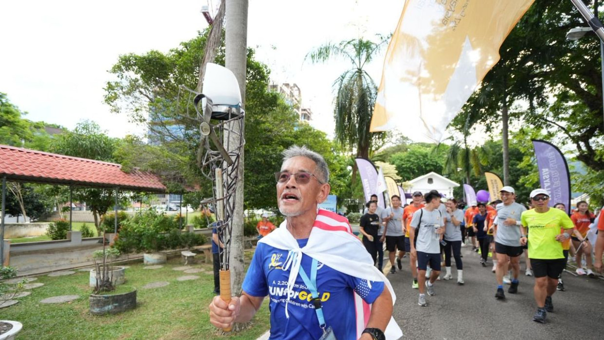 From Grief to Movement: How a Retired Engineer's 2,200km Run Across Malaysia Honours His Wife and Saves Lives