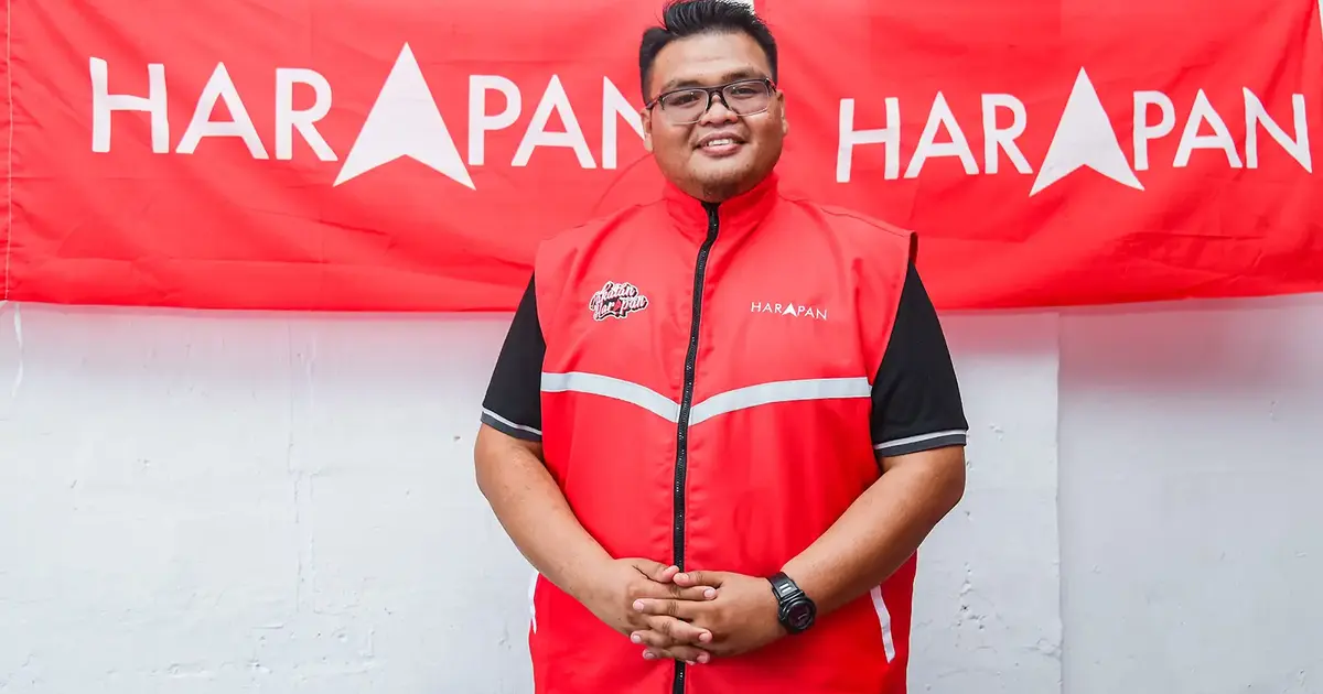 PKR's Mandarin-Fluent Candidate Eyes Upset in Umno Stronghold Pertang