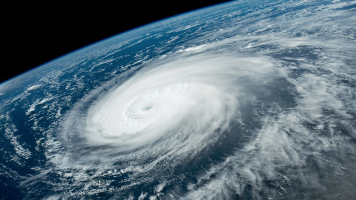 China Escalates Storm Preparations as Typhoon Dolphin Bears Down on Eastern Coast