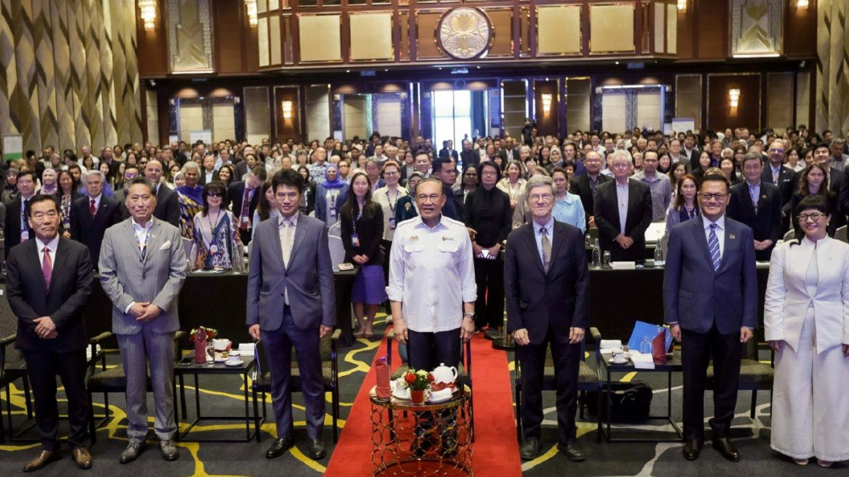 Malaysia Must Not Dismiss Nuclear Power in Regional Energy Shift, Anwar Says