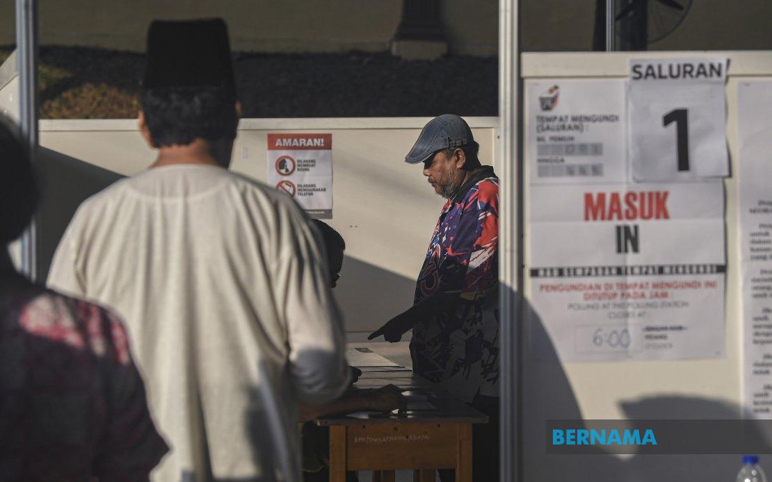 Cabinet Members Vote in Johor State Election as Polls Open Across State